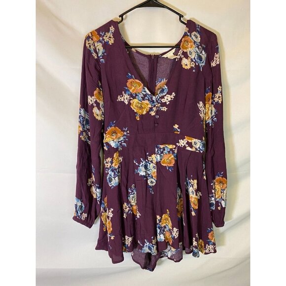 FOREVER 21 WOMENS JUNIORS SIZE MEDIUM M ROMPER SHORTS JUMPER PURPLE FLORAL - Picture 1 of 3